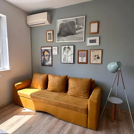 Central Apartment *